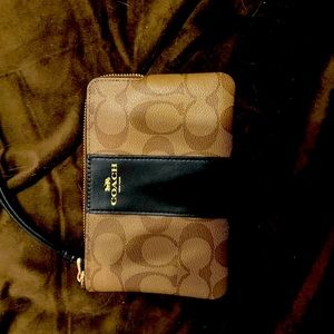 Classic Coach wristlet